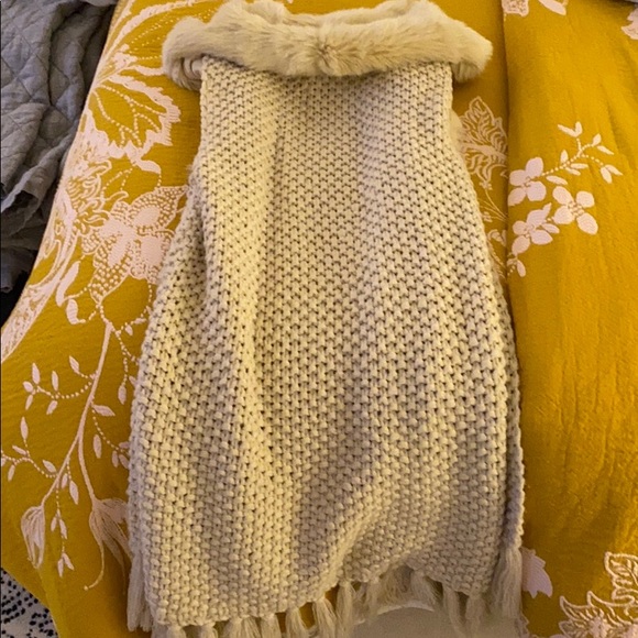 Faux fur knitted vest - Picture 5 of 5